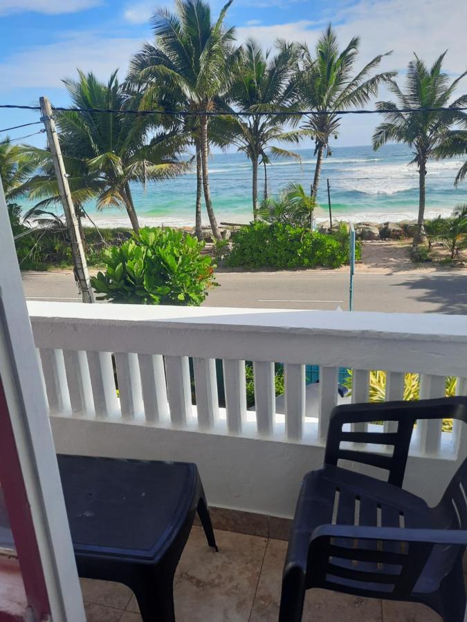 White Surfing Beach Resort Unawatuna Esterno foto