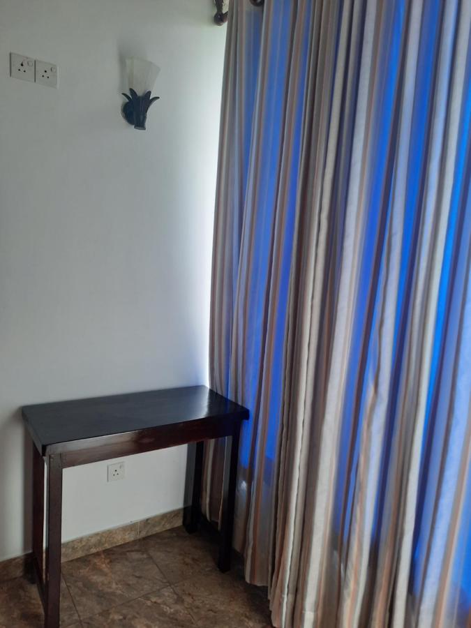 White Surfing Beach Resort Unawatuna Esterno foto
