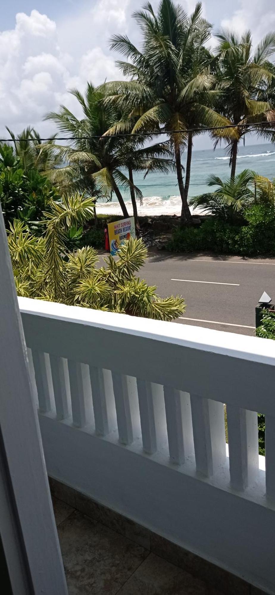White Surfing Beach Resort Unawatuna Esterno foto